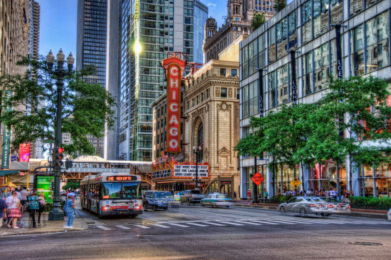 The Chicago Theatre - DigitalBlind.com